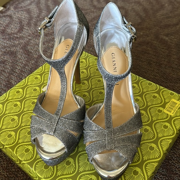 Silver sparkly heels with platform - Picture 2 of 5